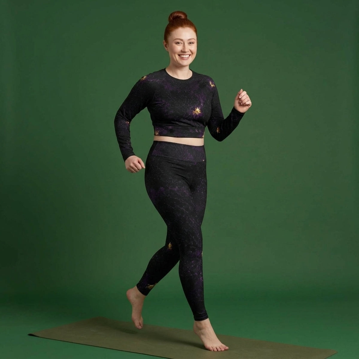 Model wearing the Sorbet Black Delight Viola set – yoga leggings and long sleeve crop top