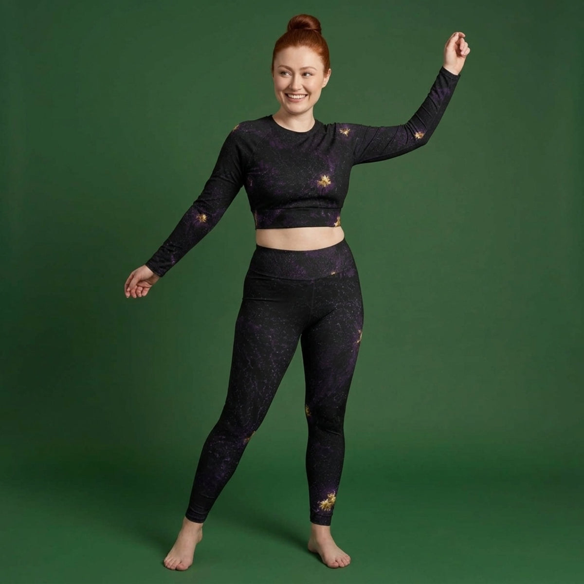 Model wearing the Sorbet Black Delight Viola set – yoga leggings and long sleeve crop top