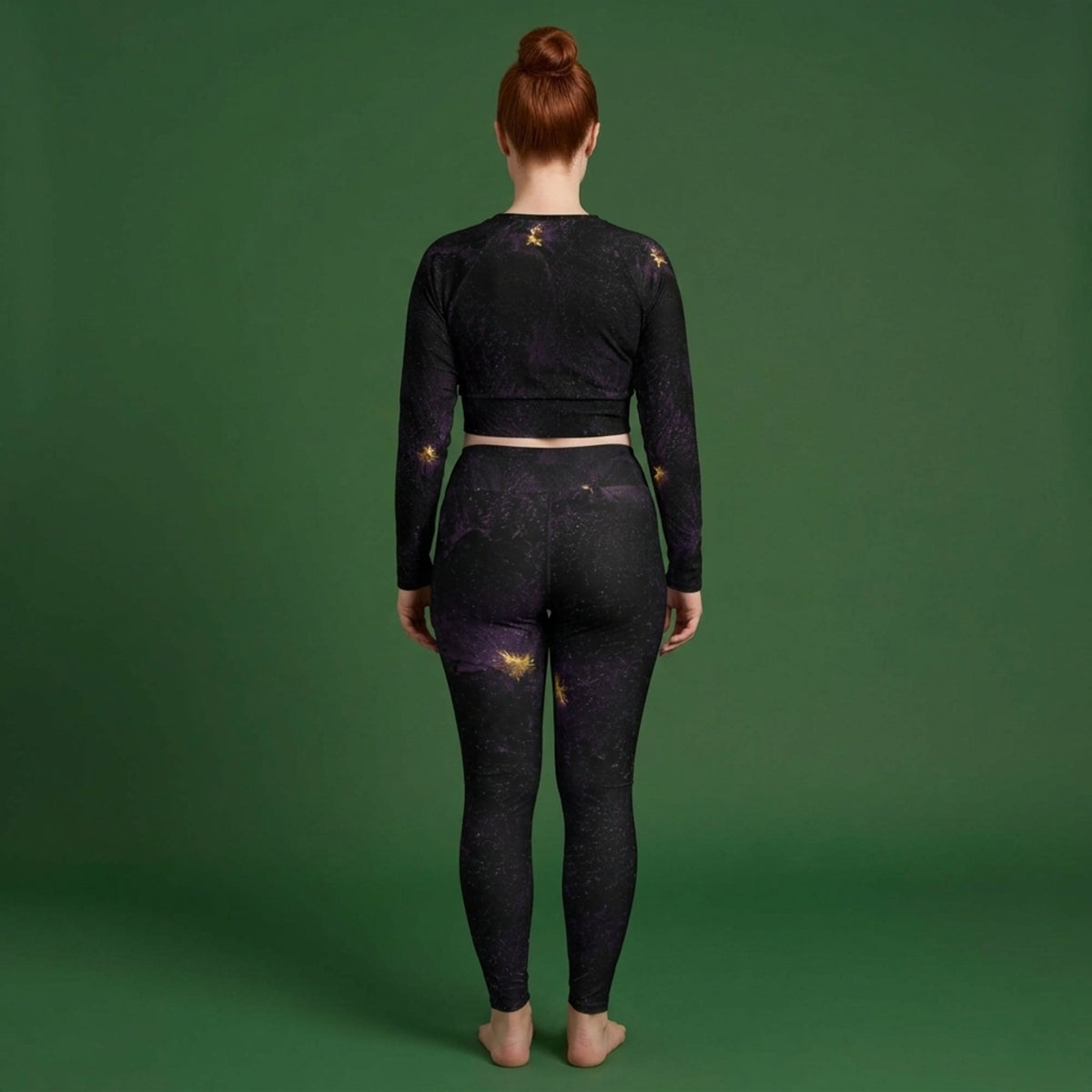 Model wearing the Sorbet Black Delight Viola set – yoga leggings and long sleeve crop top