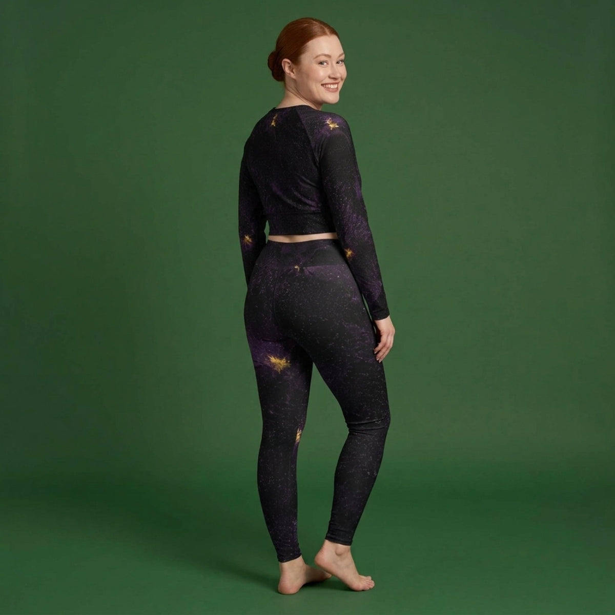 Model wearing the Sorbet Black Delight Viola set – yoga leggings and long sleeve crop top