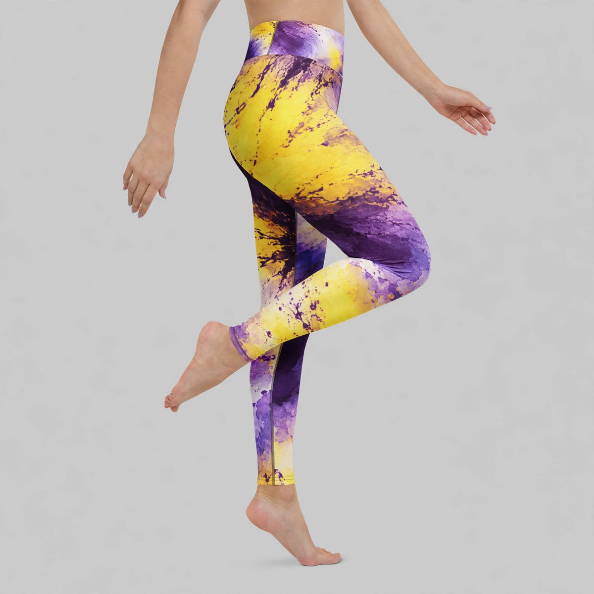 Sorbet Midnight Glow Viola print high-waist yoga leggings, watercolor studio detail