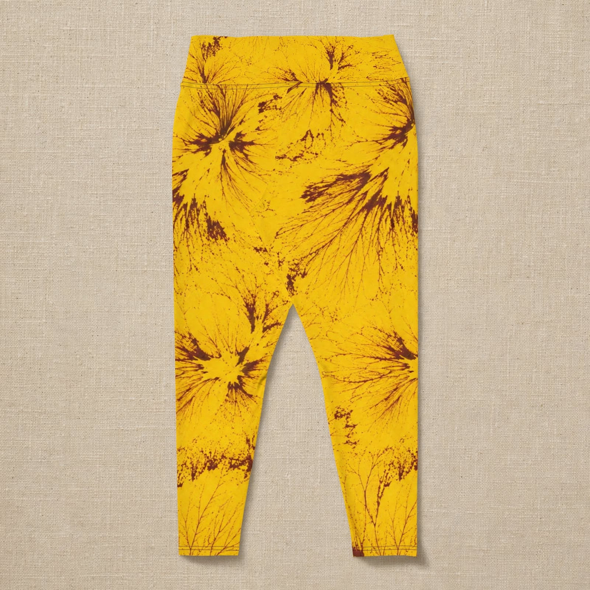 Plus size leggings in the Sorbet Honeybee print, flat lay.